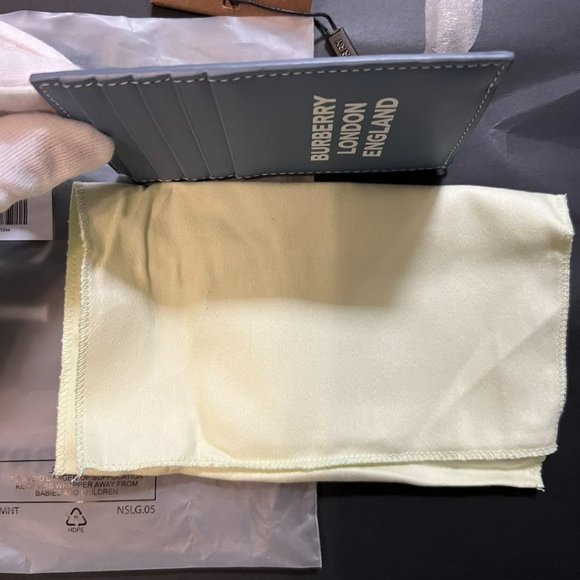 burberry card holder - Picture 10 of 13